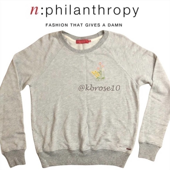 n:Philanthropy Grey Pullover Sweatshirt Embroidered Flowers NWOT Small - Picture 2 of 12